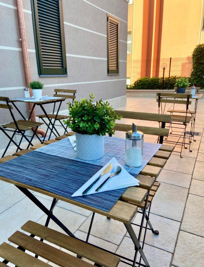 Floridida Rooms & Breakfast Marina dʼMarina dʼAndora Екстериор снимка